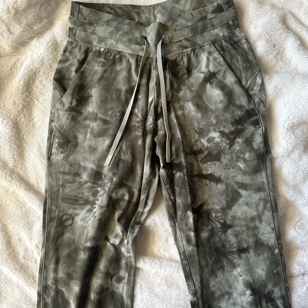 Lululemon align diamond dye joggers
